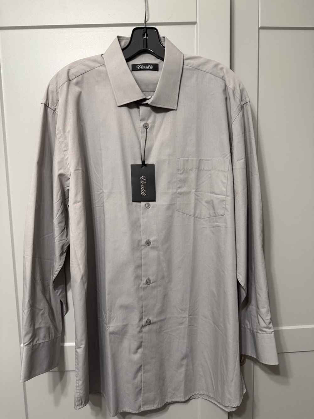 Vinelli Men’s Light Gray Long-Sleeve Dress Shirt with Chest Pocket